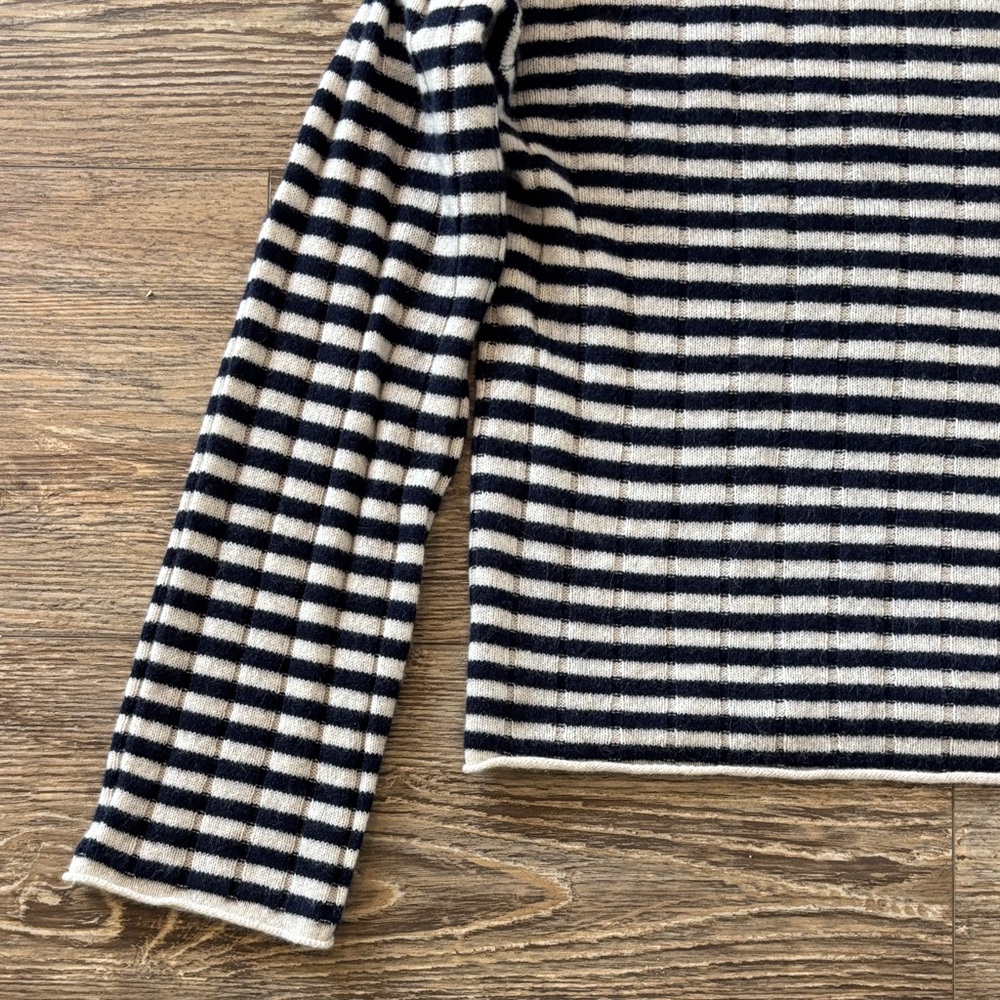 Velvet by Graham & Spencer Monica 100% Cashmere Sweater Women's Size Small - Picture 6 of 11